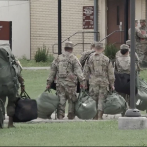 Report: Pentagon needs to improve business practices